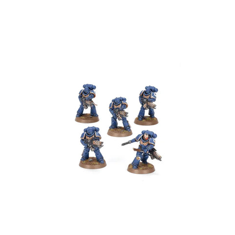Blue Warhammer 40,000 Space Marine miniatures with rifles on display bases