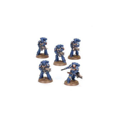 Five painted Warhammer 40,000 Space Marine miniatures on round bases.