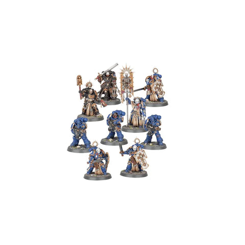 Warhammer 40K Space Marines Bladeguard Veterans miniatures in blue armor on display